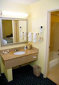 وينجات بي ويندهام ميدتاون فندق 3*