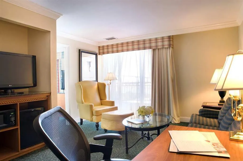 Otel Doubletree By Hilton Historic Savannah