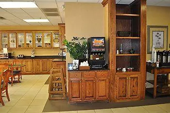 Western Savannah Airport Inn&suites Hotel