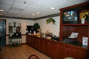 卡尔森萨凡纳市区乡村套房酒店 3*