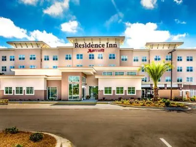 By Marriott Airport Hotel Savannah