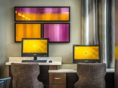 By Marriott Savannah Airport 3*