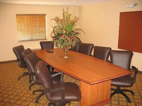 Candlewood Airport By Ihg Savannah