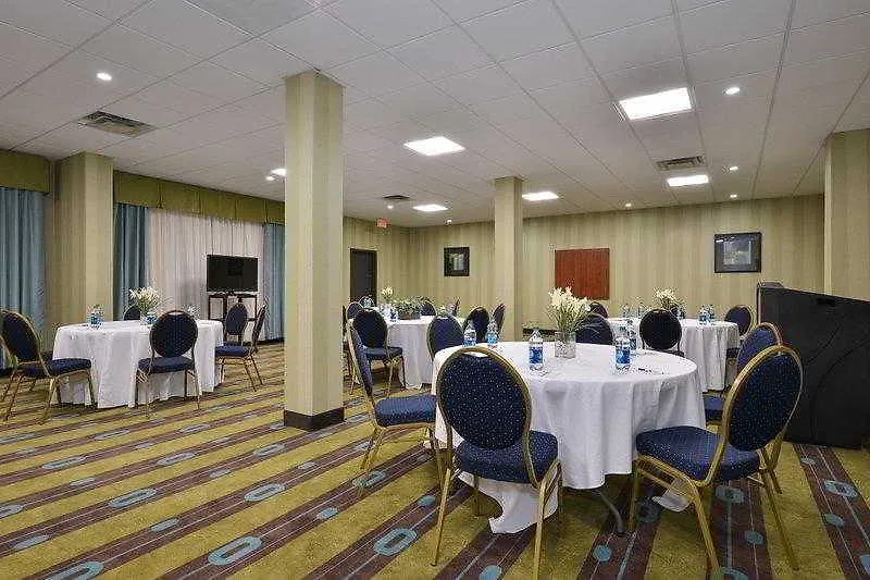 Western Savannah Airport Inn&suites Hotel Pooler