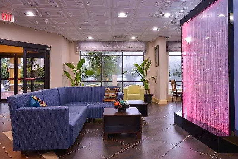 Western Savannah Airport Inn&suites Hotel