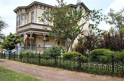 Bed and breakfast Roussell's Garden