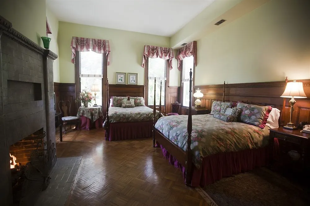 Forsyth Park Couette-café 4*