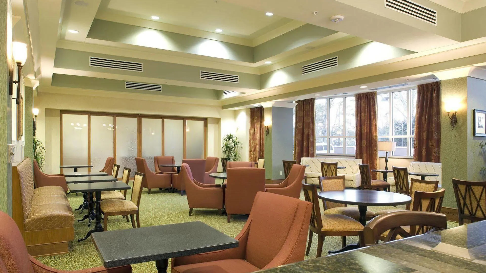 Hampton & Savannah/midtown Hotel 3*