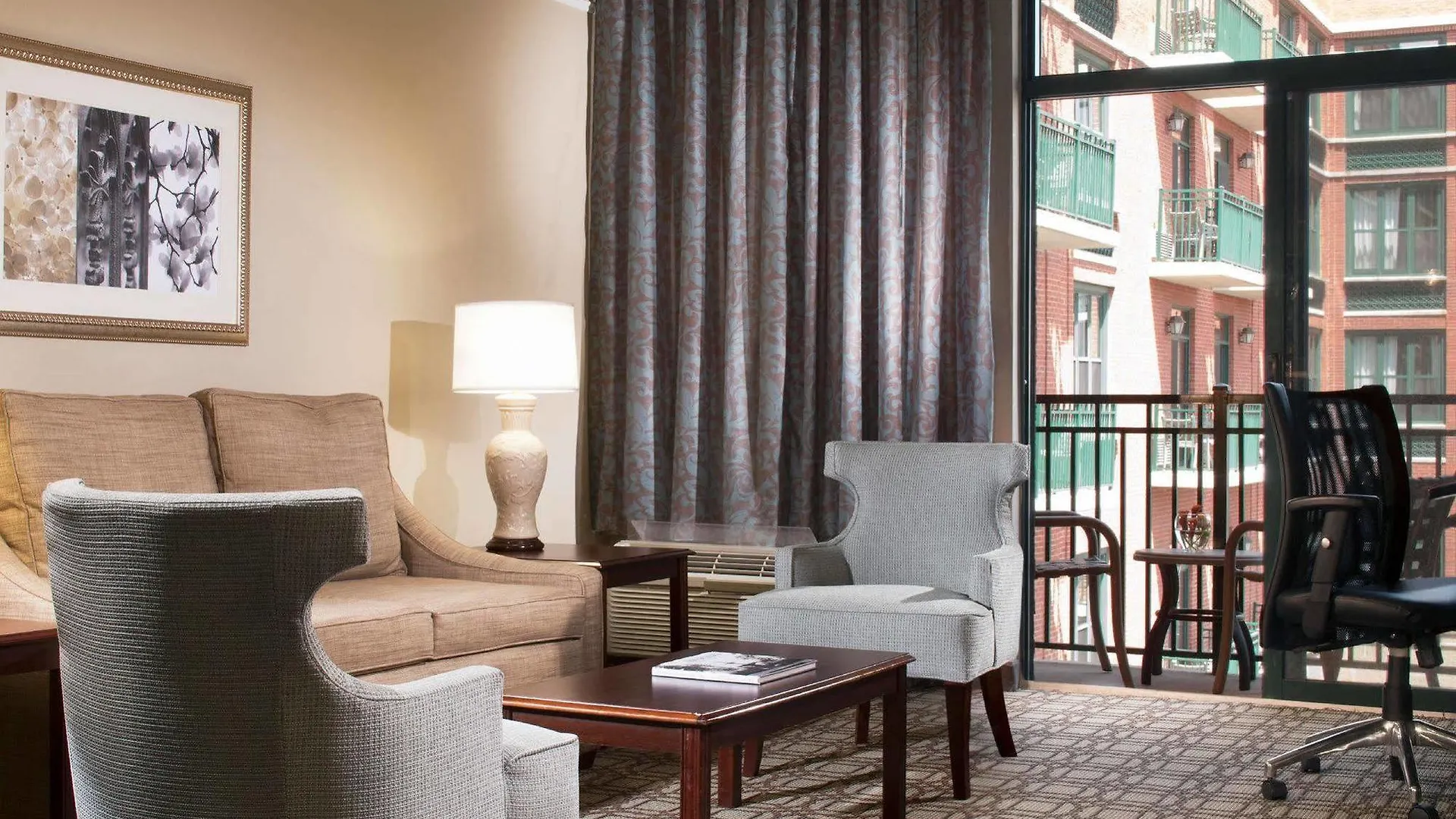 Courtyard By Marriott Downtown - Historic District Hotel 3*