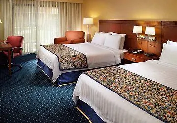Courtyard By Marriott Midtown Hotel Savannah
