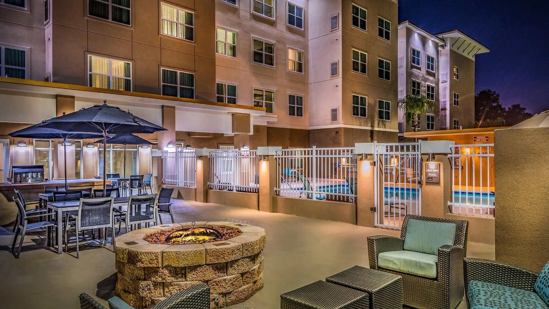 Hotel By Marriott Airport 3*