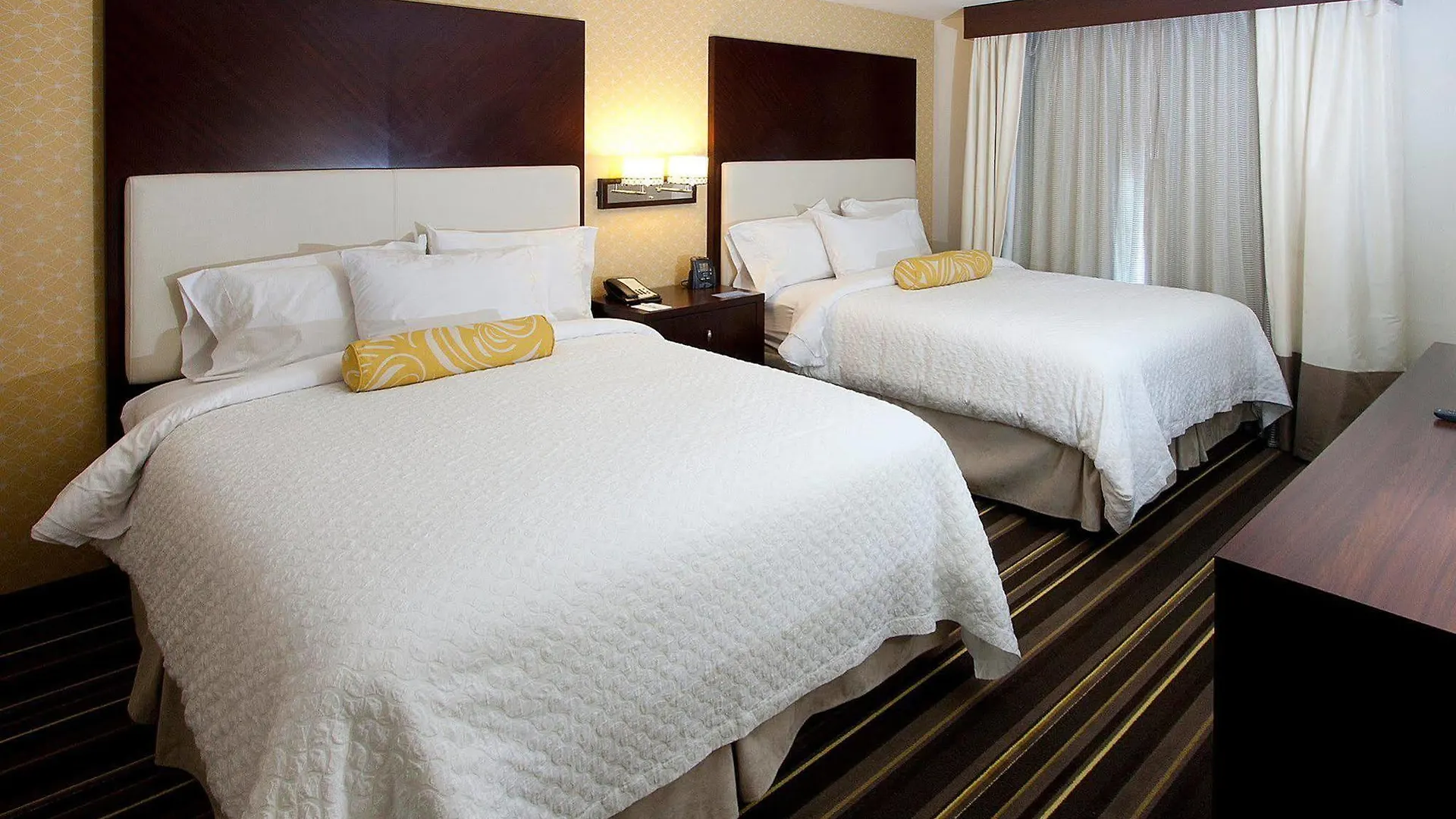 Hotel Embassy Airport Savannah