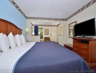 Howard Johnson By Wyndham Savannah Ga Джорджтаун