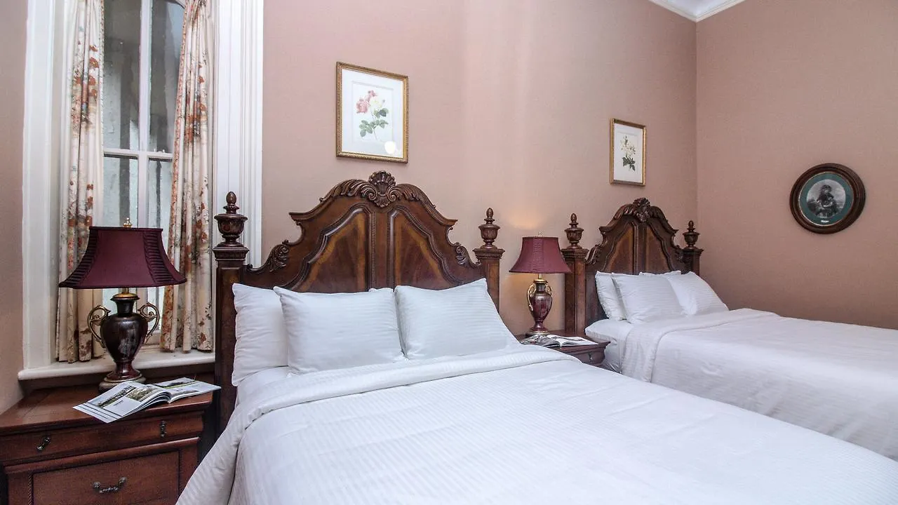 Bed & Breakfast Dresser Palmer House