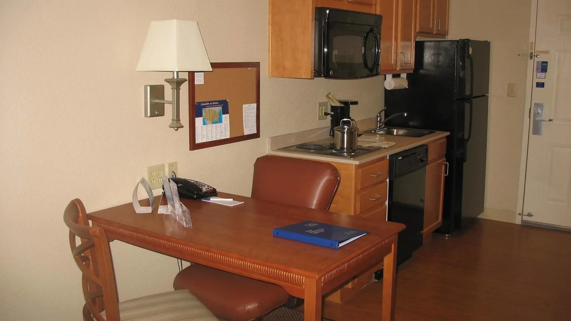 Candlewood Airport By Ihg Hotel Savannah