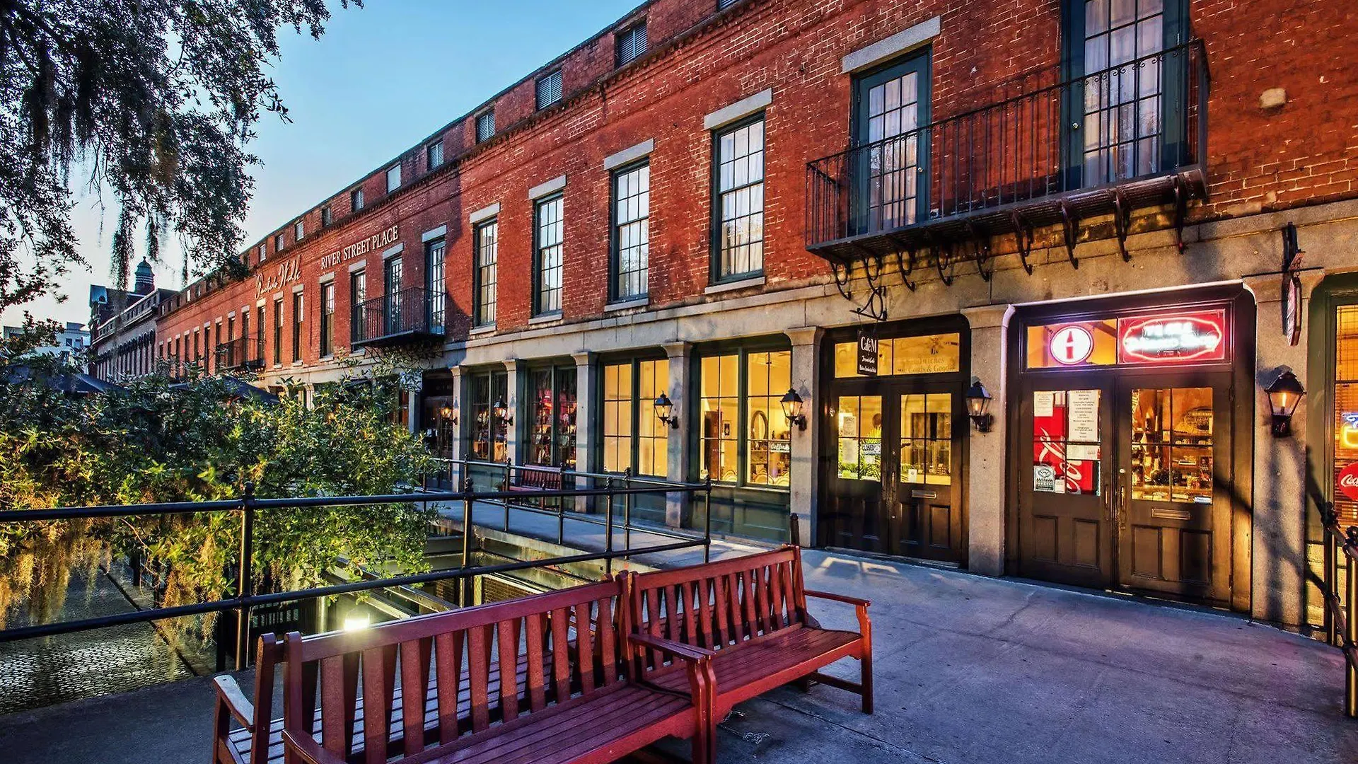Hotel River Street (adults Only)
