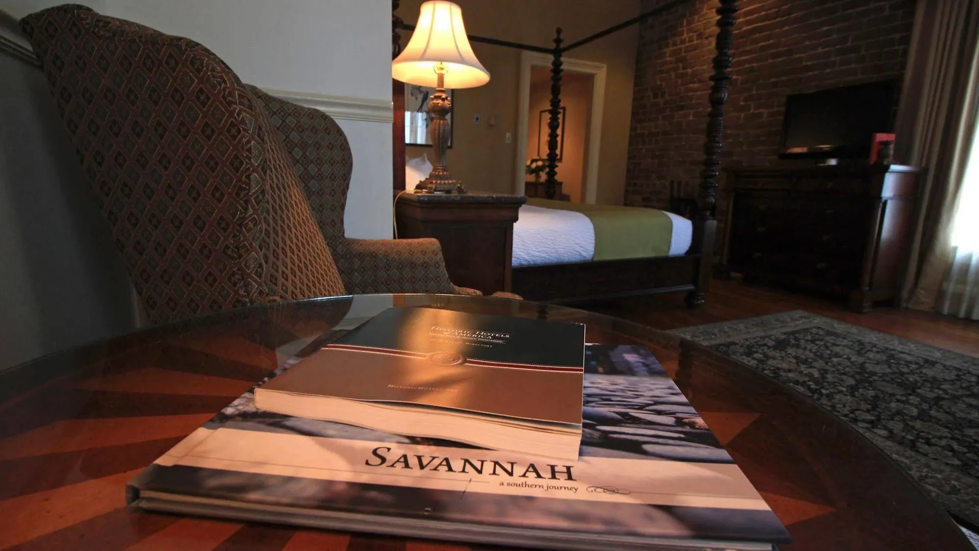 River Street (adults Only) Savannah