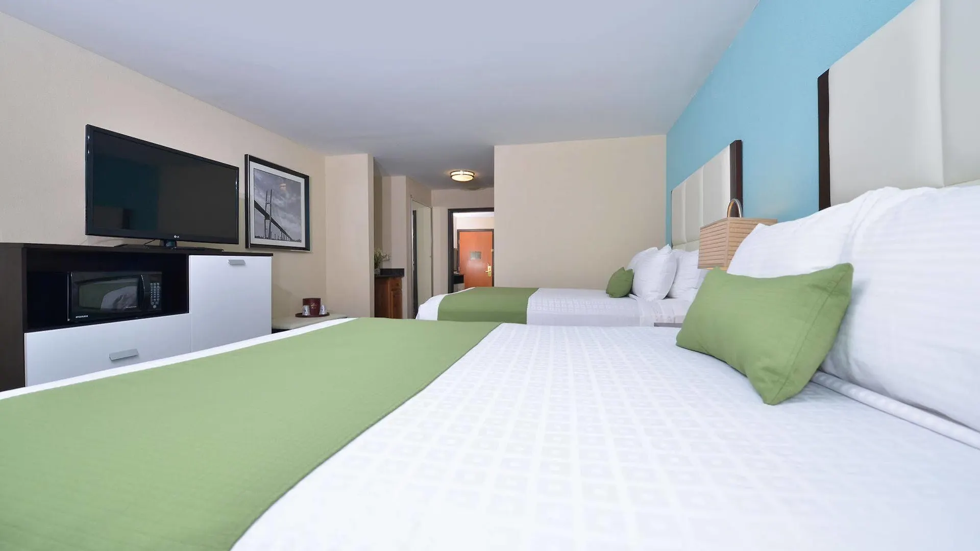 Western Savannah Airport Inn&suites