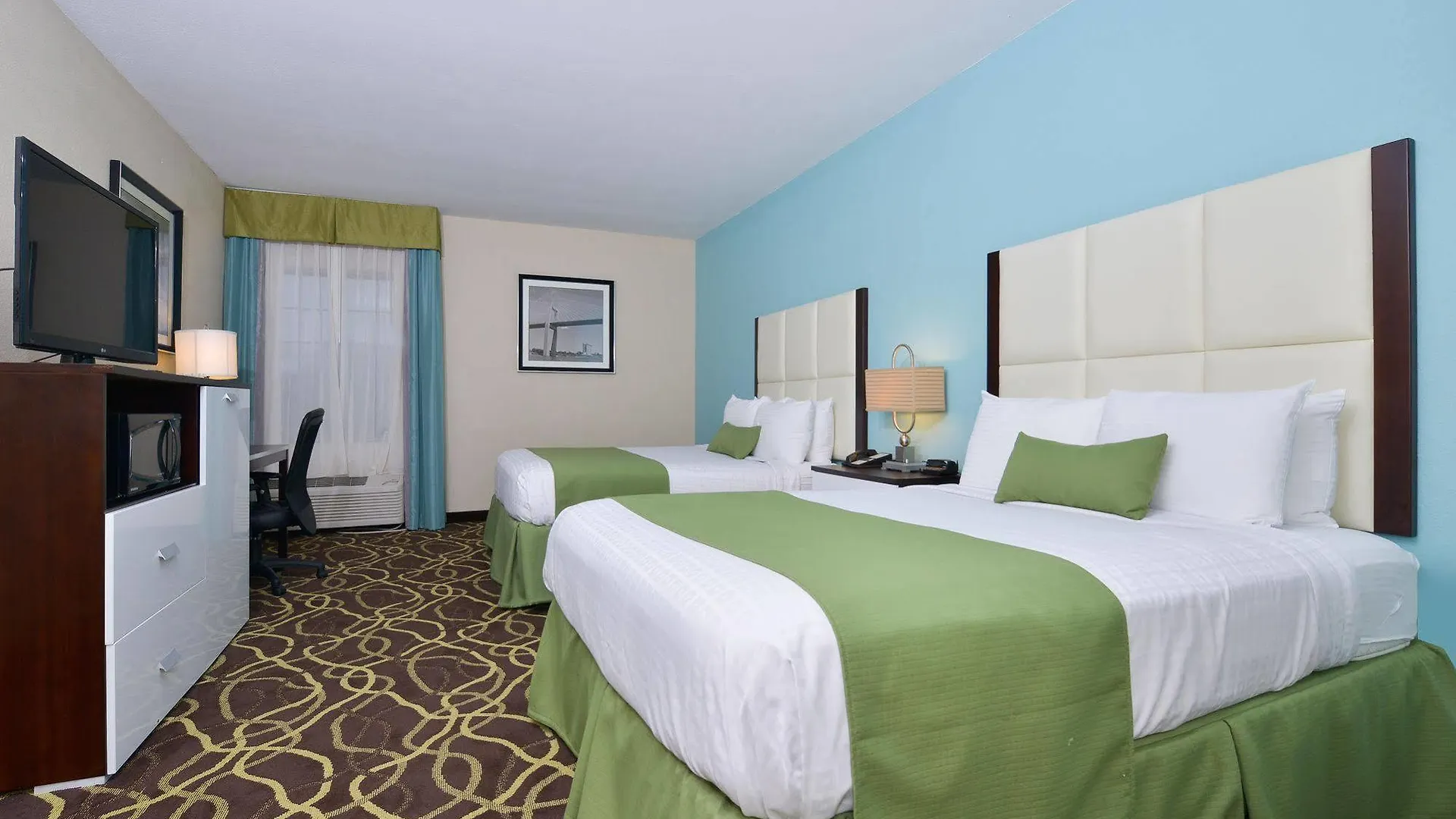 Hotel Western Savannah Airport Inn&suites 3*