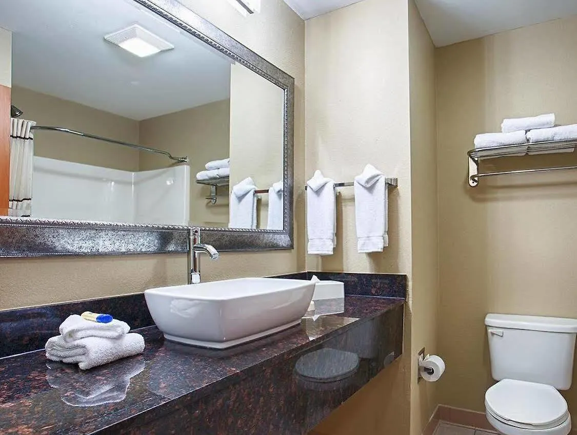 Western Savannah Airport Inn&suites Pooler