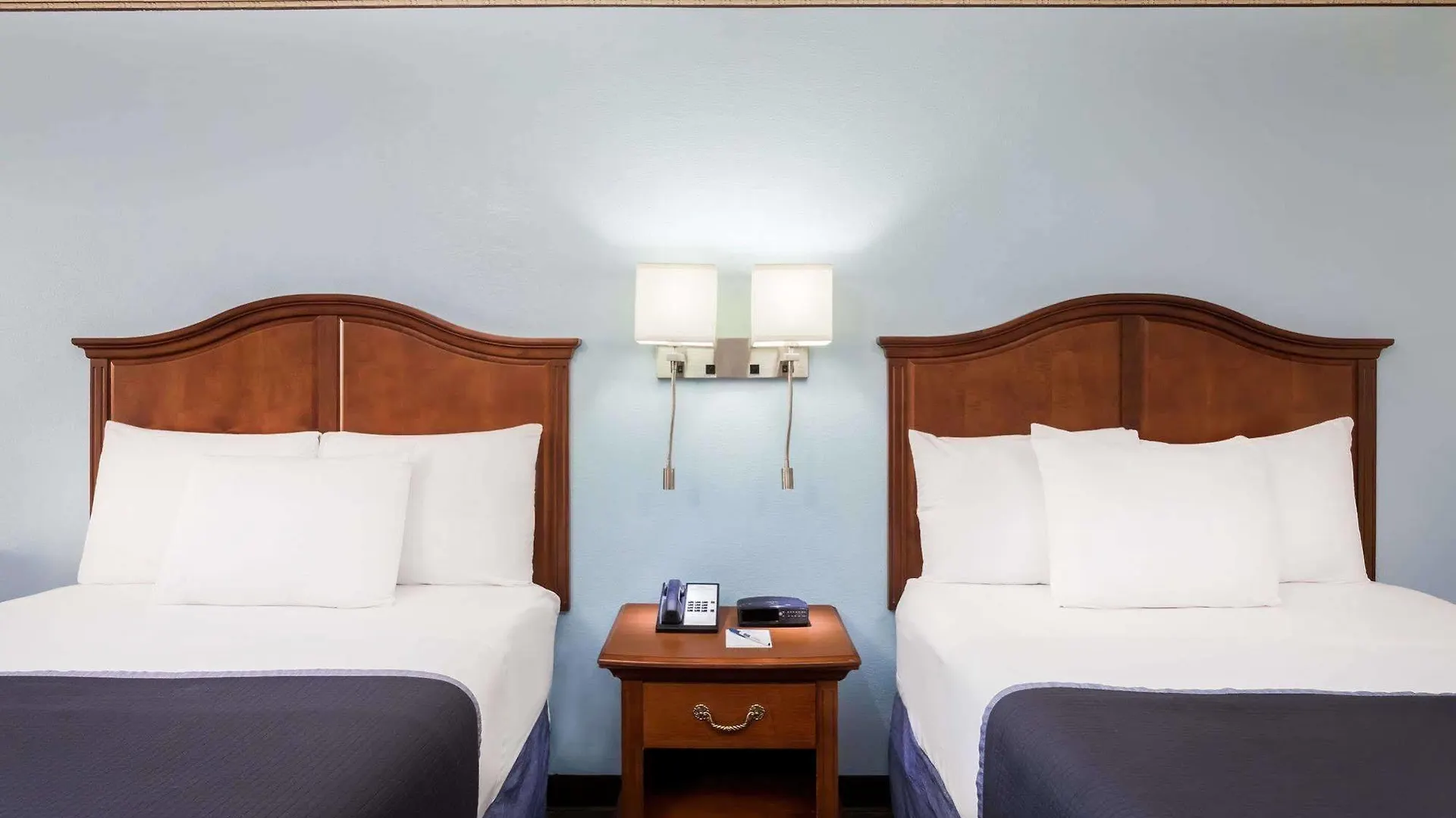Howard Johnson By Wyndham Savannah Ga