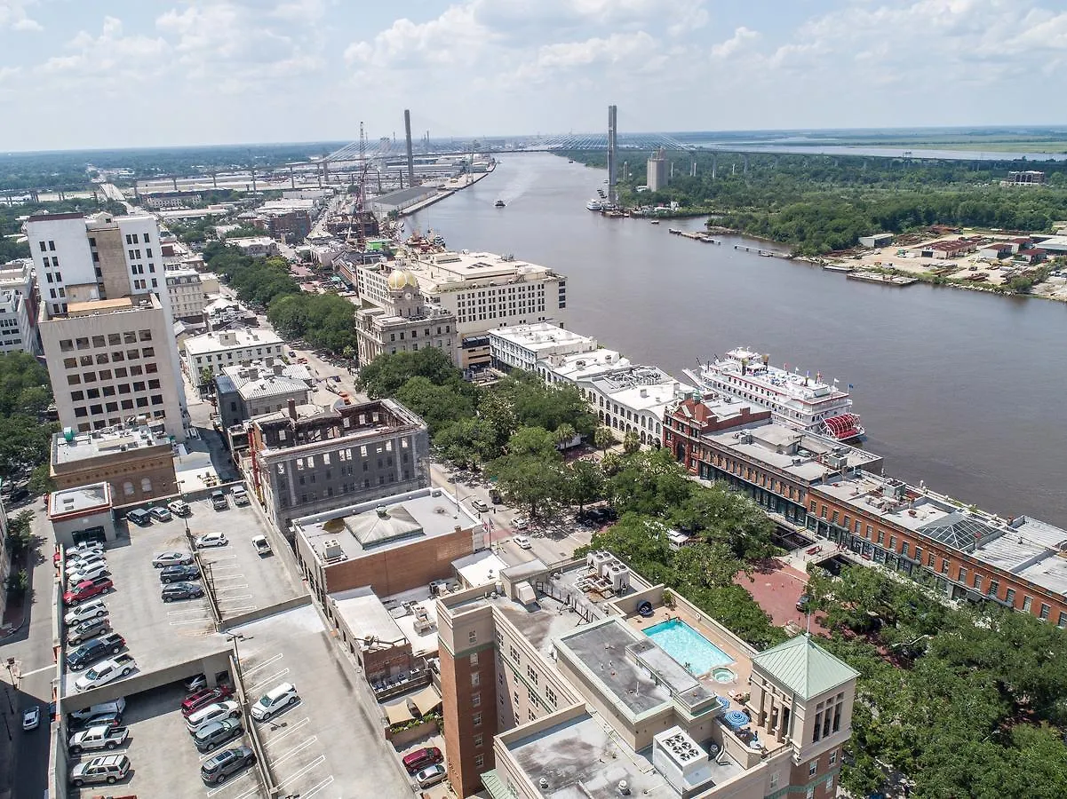 Hotel The At Bay Savannah