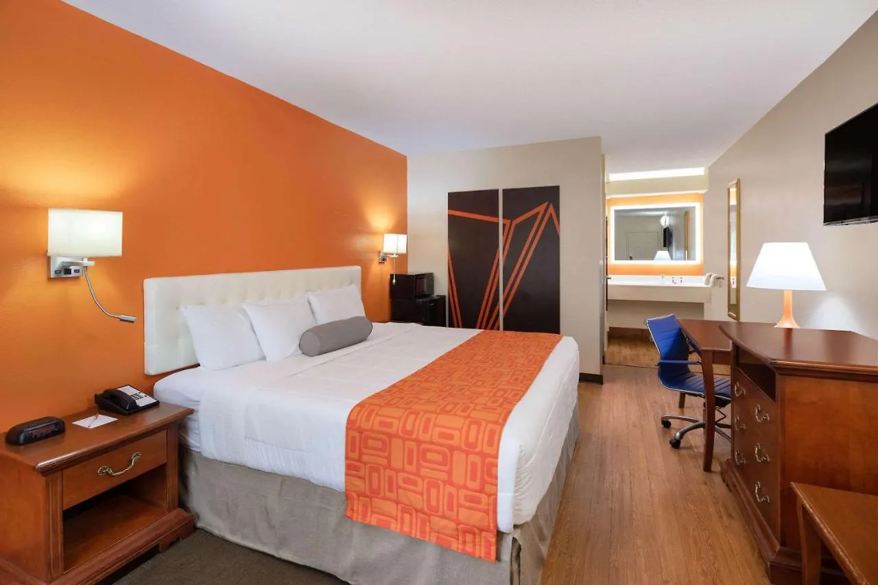 Howard Johnson By Wyndham Savannah Ga