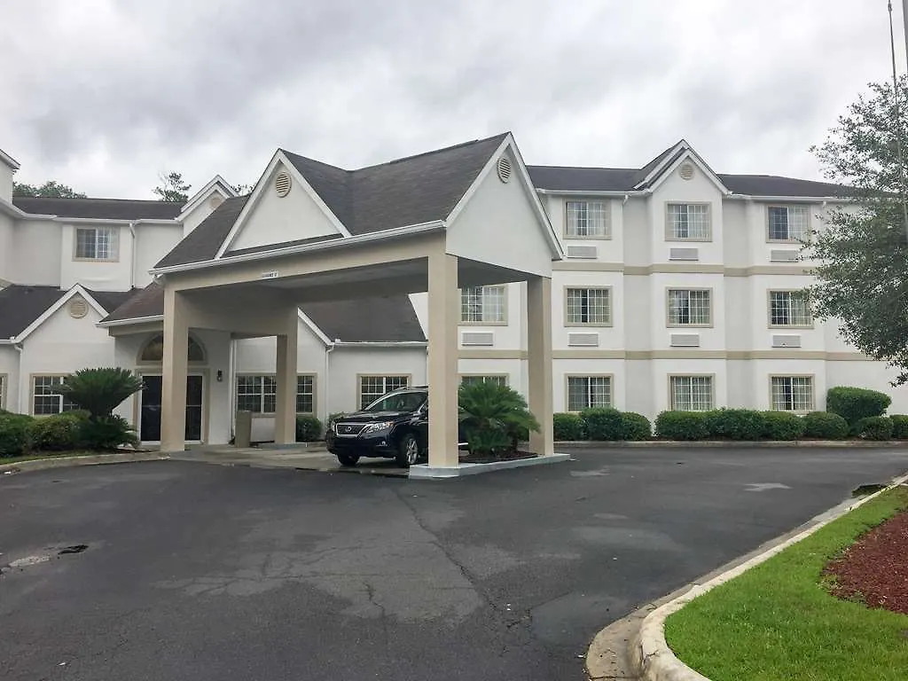 Hotel Red Roof Plus+ & Savannah - I-95 Georgetown