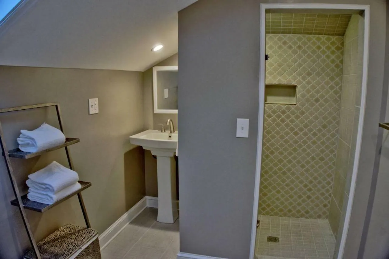 Downtown Oasis 4* Savannah