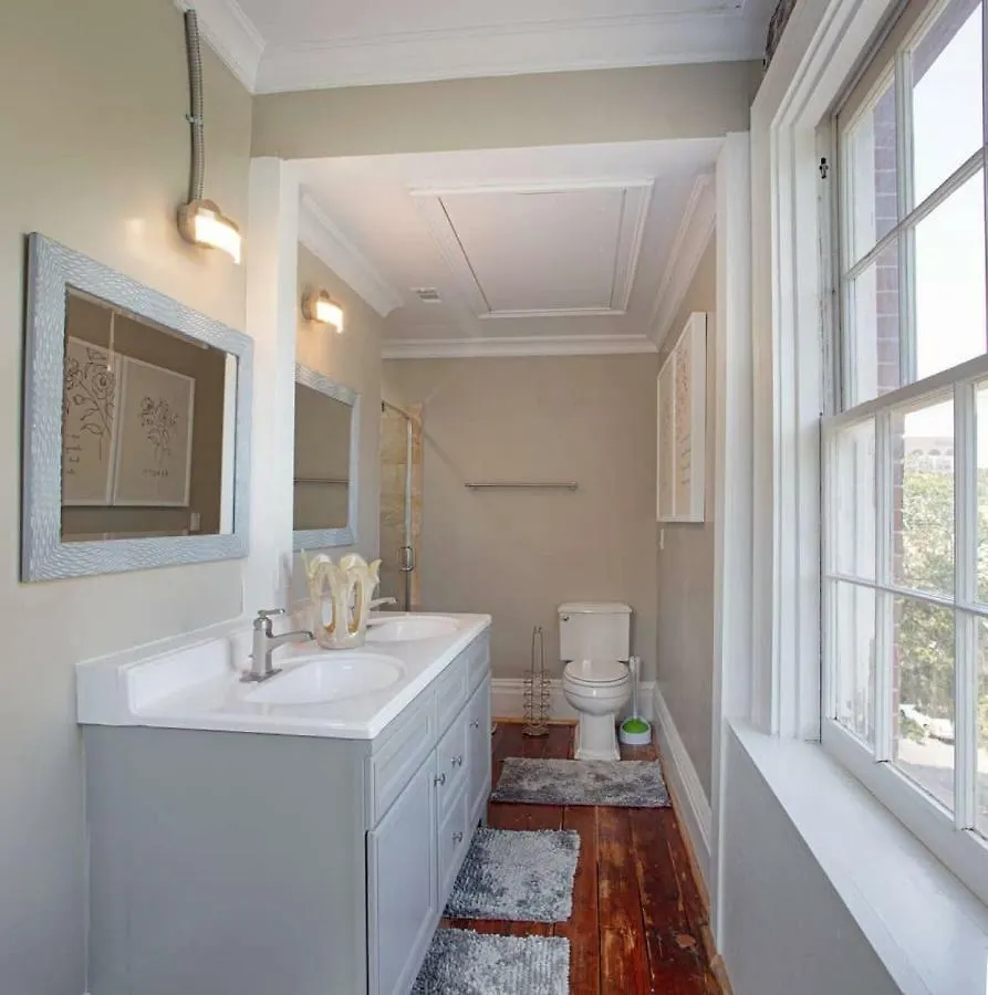 Daire Sprawling Penthouse With Rooftop Deck Blocks From The River *
