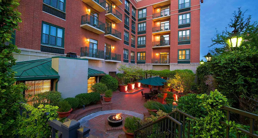 Courtyard By Marriott Downtown - Historic District 3* Savannah