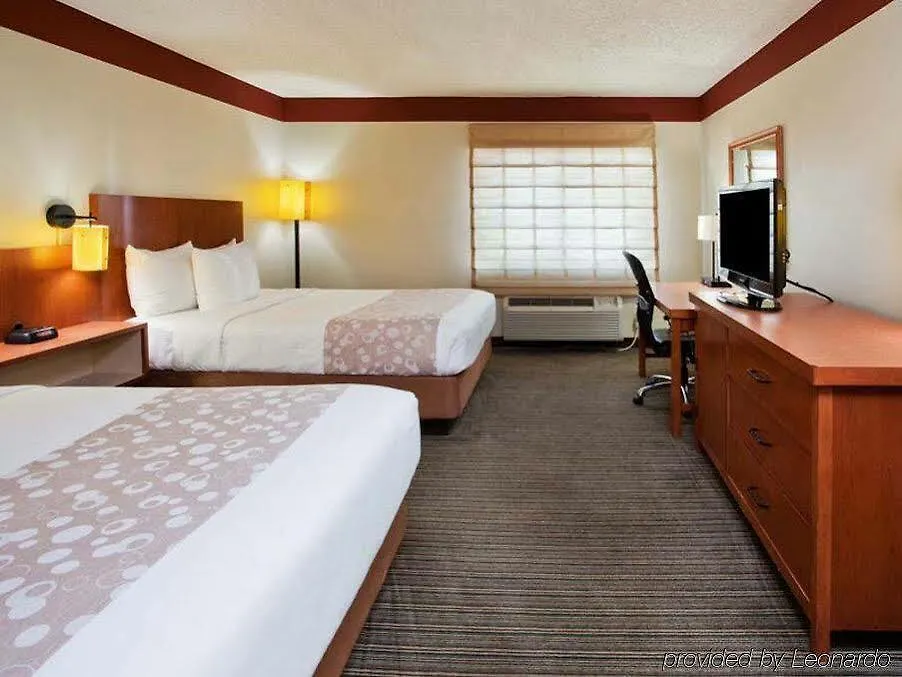 Spark By Hilton Midtown Hotel 3*