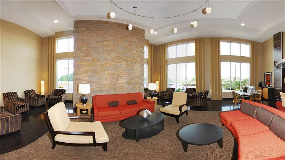 Doubletree By Hilton Airport Hotel 4*