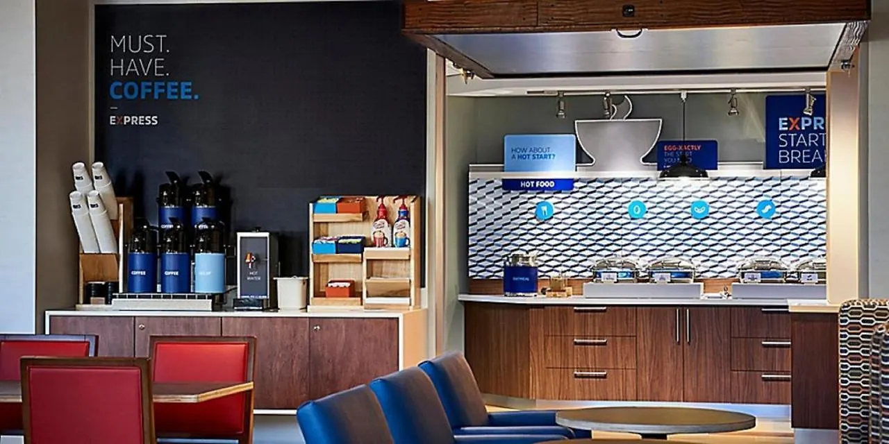 Express & - W - Chatham Parkway By Ihg Hotel Savannah