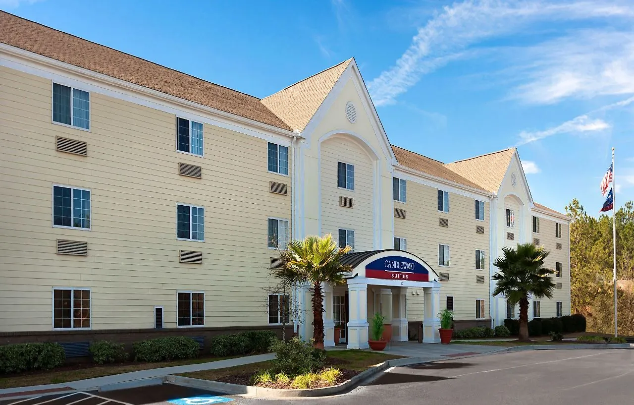 Candlewood Airport By Ihg 3*