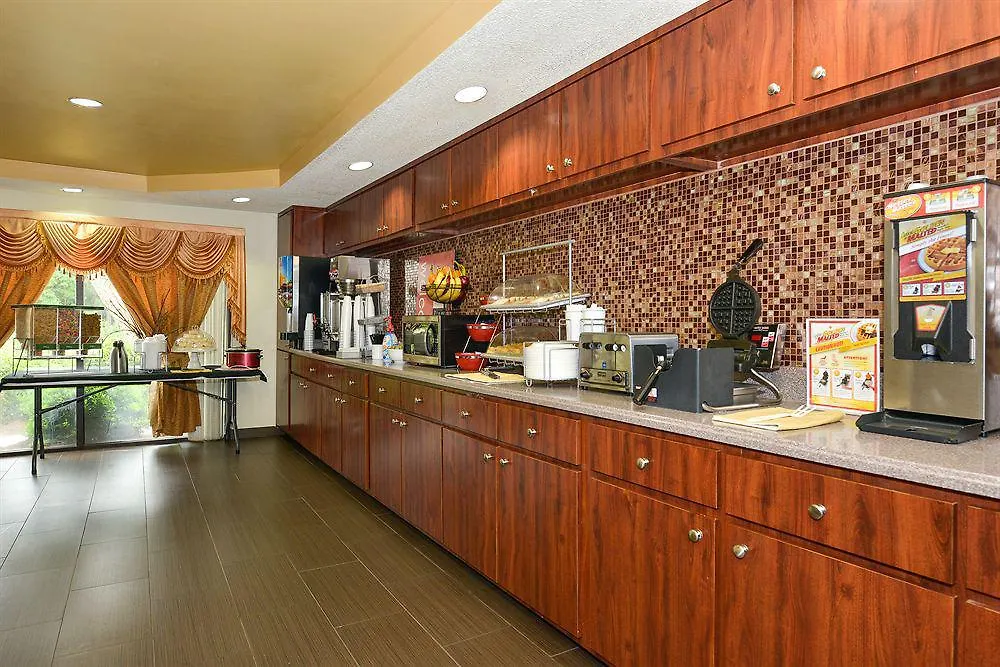Red Roof & Gateway Hotel 3*