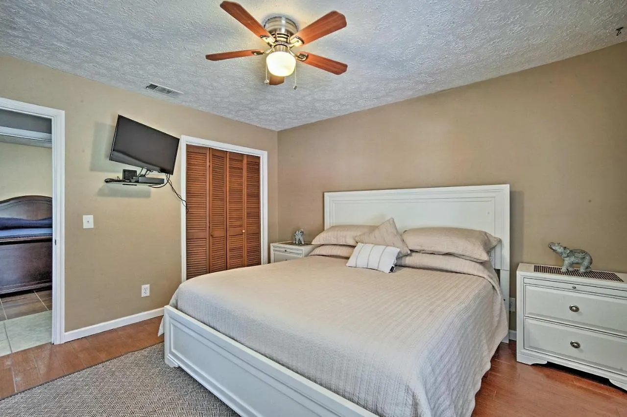 Updated With Yard - Near River Street! Savannah