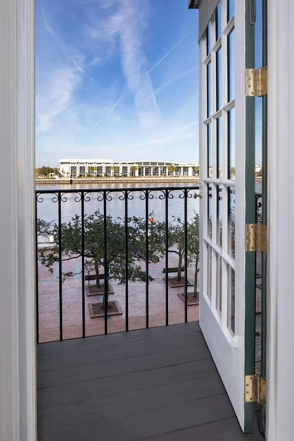 River Street (adults Only) 4*