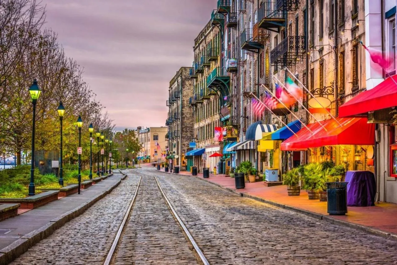 ベッド・アンド・ブレックファスト Huge Victorian Beauty Overlooking Forsyth Park *
