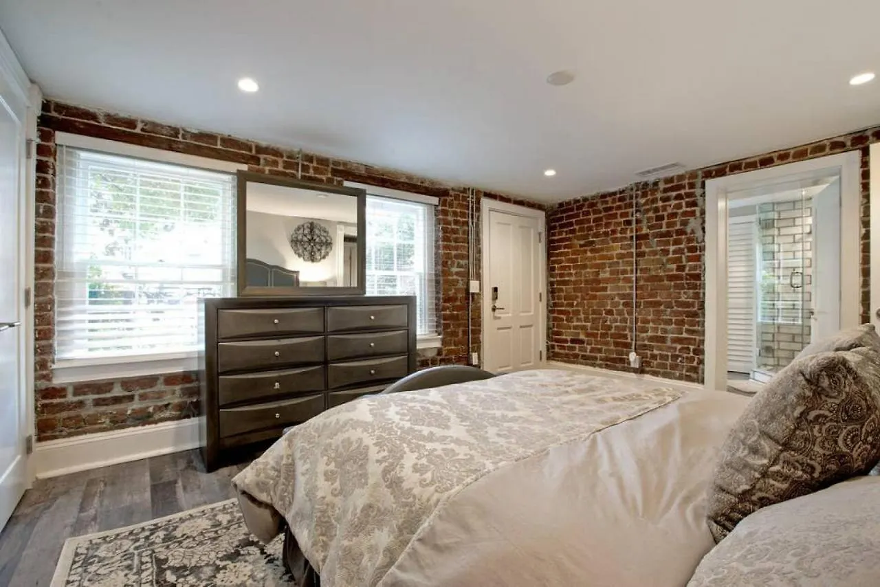 Restored Historic 5 Bedroom 4 And A Half Bath بيت للعطل *