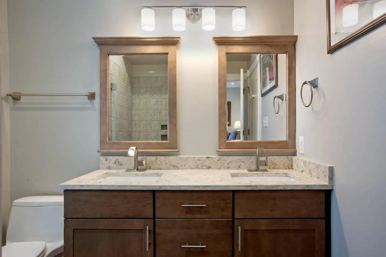 Sophisticated Historic Remodeled 9 Bedroom Bed & Breakfast *